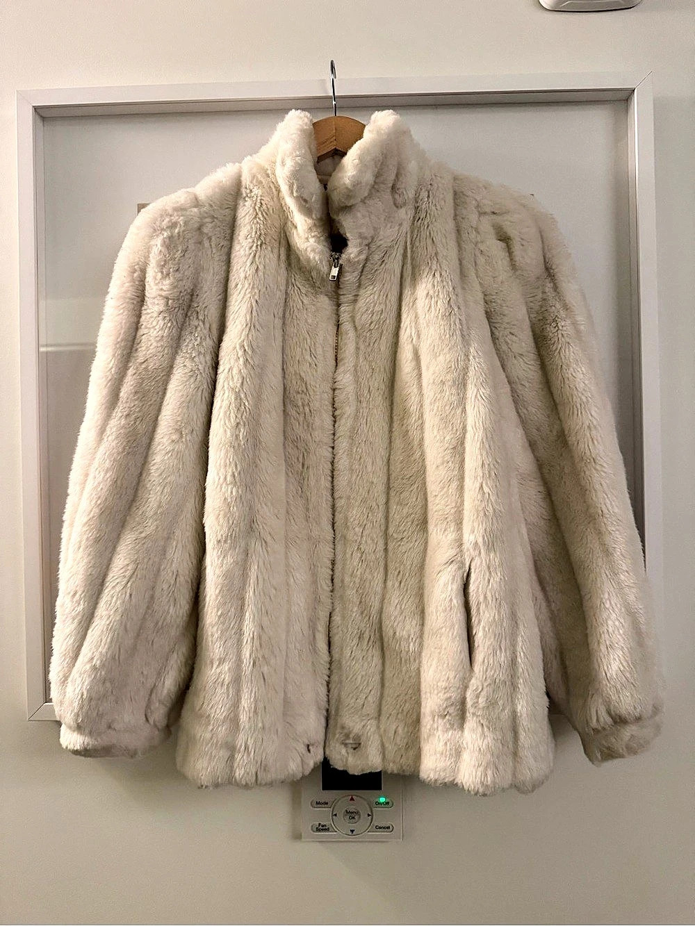 Vintage 80s Jordache Faux Fur Jacket in off white